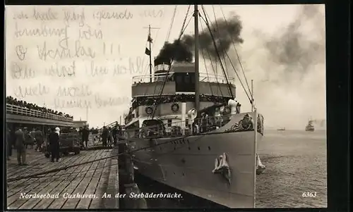 AK Cuxhaven, Dampfer Kaiser an der Seebäderbrücke