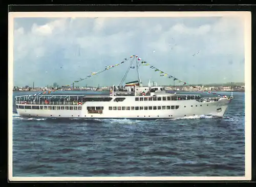 AK Italienischer Salondampfer mit Flaggengala in voller Fahrt