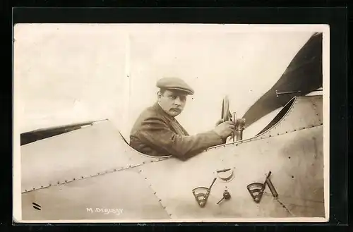 AK Flugpionier M. Debussy am Steuer eines Flugzeuges