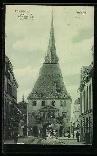 AK Rostock, Blick auf das Steintor mit Pferdefuhrwerk