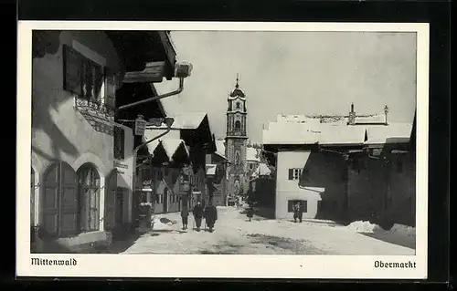 AK Mittenwald, Obermarkt im Winter