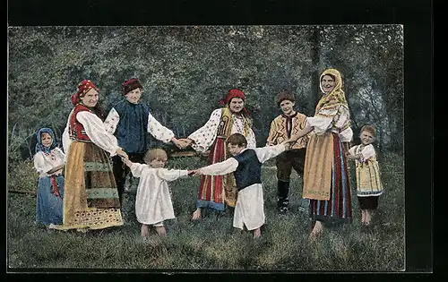 AK Urkainische-ruthenische-Typen, Ein lustiger Reigen der Trachtenträger