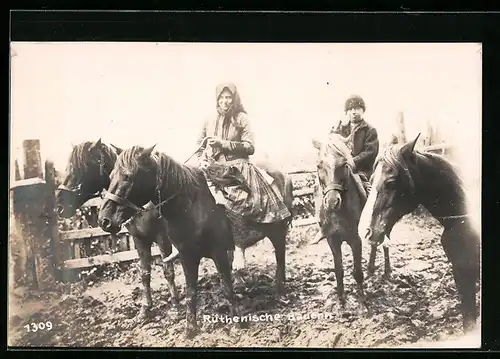 AK Ruthenische Bäuerin und Knabe zu Pferd