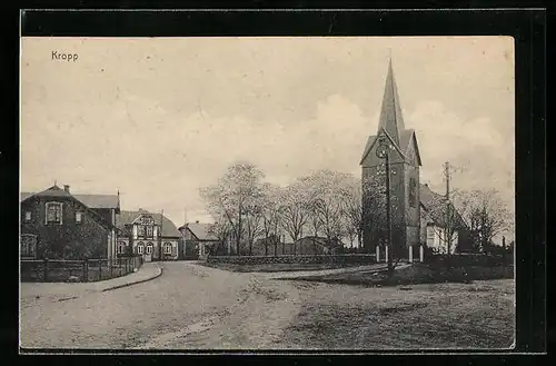 AK Kropp, Strassenpartie mit Kirche