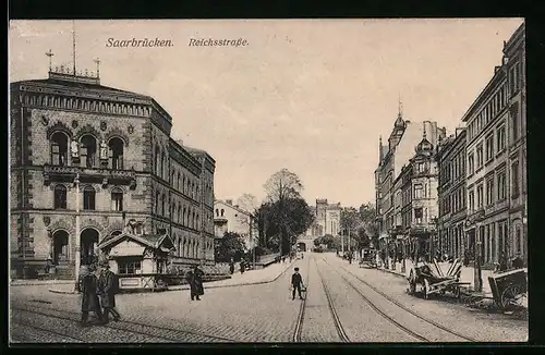 AK Saarbrücken, Reichsstrasse mit Geschäften