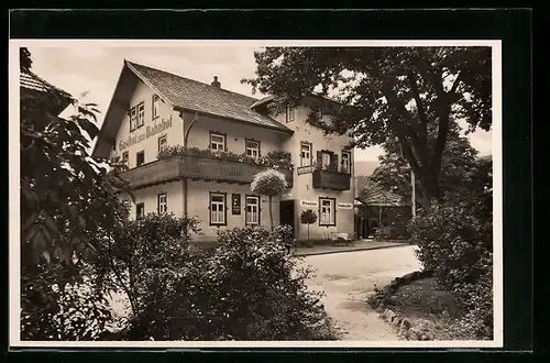 AK Alpirsbach, Strassenpartie am Gasthof und Pension zum Bahnhof