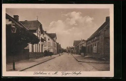 AK Lübtheen i. M., Gyps-Strasse mit Anwohnern