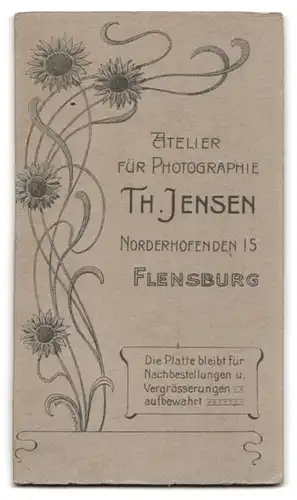 Fotografie Th. Jensen, Flensburg, Norderhofenden 15, zwei junge Männer im Anzug