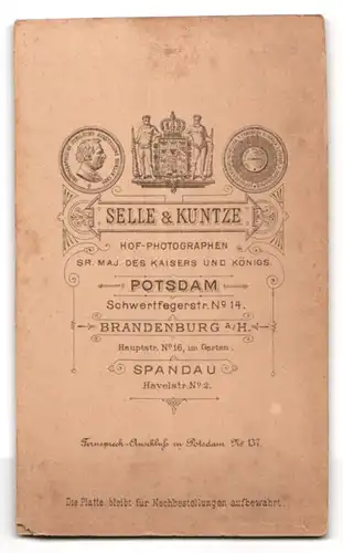 Fotografie Selle & Kuntze, Brandenburg a. H., Haupt-Str. 16, Portrait einer Frau mit Schmuck