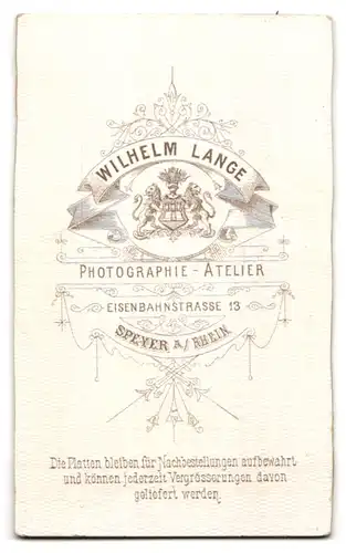 Fotografie Wilhelm Lange, Speyer a. Rh., Eisenbahnstr. 13, Portrait eines Herrn im Anzug mit Brille
