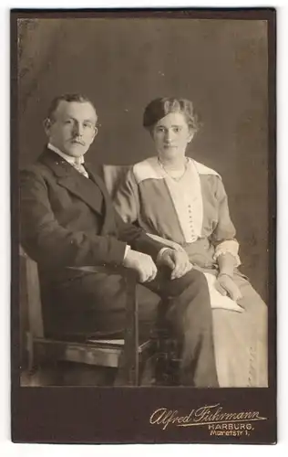 Fotografie Alfred Fuhrmann, Harburg, Maretstr. 1, Portrait eines wohlhabenden Paare
