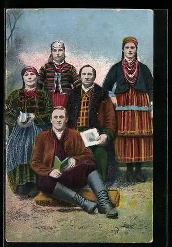 AK Volkstypen aus Polen, Familie in traditioneller Kleidung