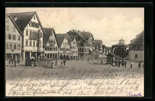 AK Freudenstadt i. Schwarzwald, Marktplatz mit Brunnen