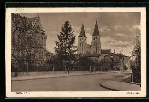 AK Landau /Pfalz, Glacisstrasse mit Kirche