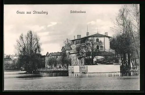 AK Strausberg, Flusspartie mit Blick zum Hotel Schützenhaus