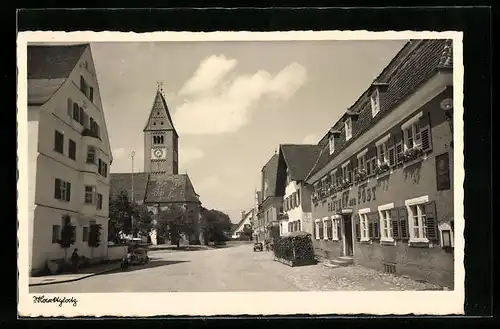 AK Obergünzburg /Allg., Marktplatz mit Kirche