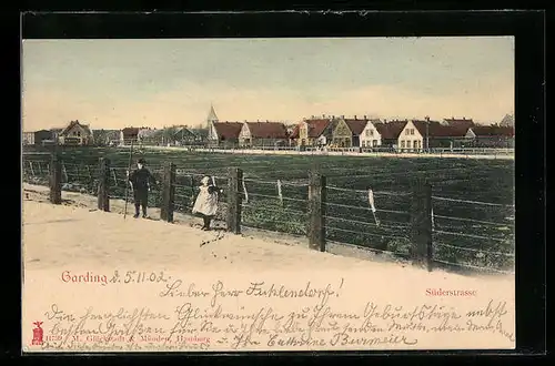 AK Garding, Süderstrasse mit Weide und Ortspanorama