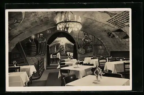 AK Rüdesheim /Rh., Gasthaus zum Felsenkeller Gebr. Rölz, Obernstrasse, Innenansicht