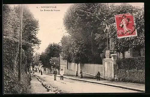 AK Doudeville, La Route de Rouen