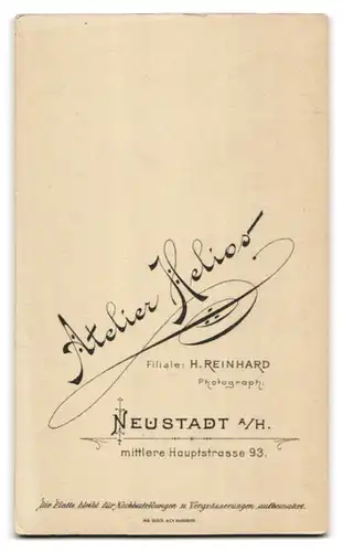 Fotografie Atelier Helios, H. Reinhardt, Neustadt a. H., mittl. Hauptstr. 93, Portrait eines glücklichen Paares