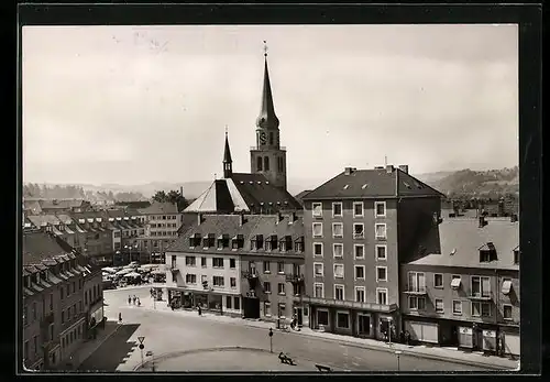 AK Zweibrücken /Pfalz, Schlossplatz-Marktplatz mit Blick auf die Kirche