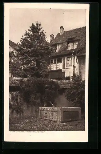 AK Zofingen, kleiner Brunnen im Rathaushof