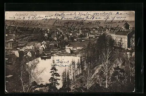 AK Ölsnitz i. Vogtl., Ortsansicht vom Waldrand aus gesehen