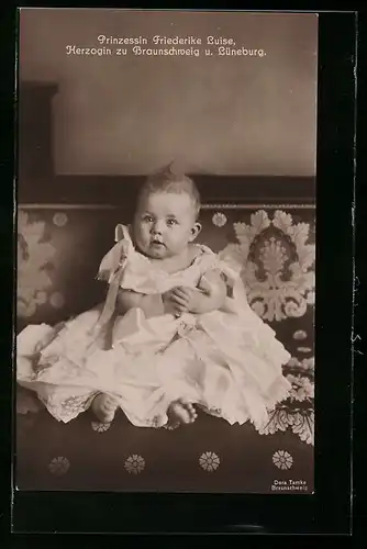 AK Prinzessin Friederike Luise zu Braunschweig u. Lüneburg als süsses Baby im Kleidchen
