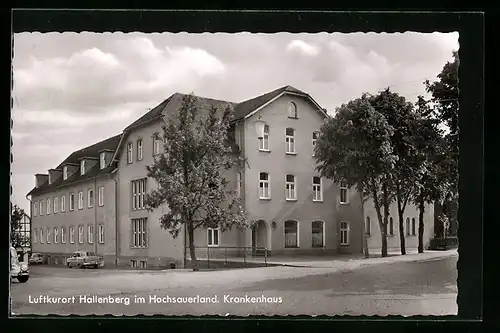 AK Hallenberg i. Hochsauerland, Blick auf das Krankenhaus und Umgebung