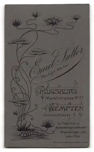 Fotografie E. Sutter, Augsburg, junger Knabe mit Kerze zur Erstkommunion