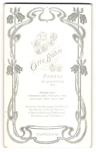 Fotografie Otto Böhm, Passau, Anschrift des Ateliers mit floraler Verzierung