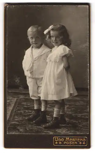 Fotografie Udo Mertens, Posen, Wilhelmstr. 5, Kinderpaar in weisser Kleidung