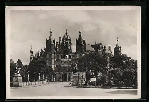 AK Schwerin, Blick auf das Schloss