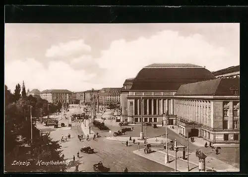 AK Leipzig, Hauptbahnhof mit Strasse und Autoverkehr