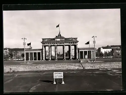 AK Berlin, Sperrmauer am Brandenburger Tor
