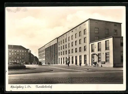 AK Königsberg, Bahnhof mit Vorplatz und Droschken