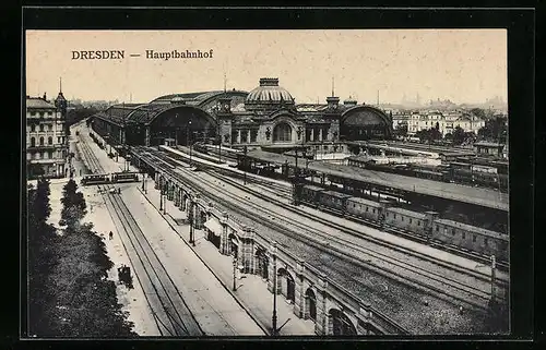 AK Dresden, Blick zum Hauptbahnhof, Eisenbahn, Strassenbahn