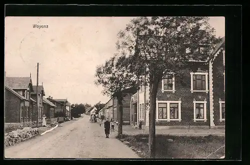 AK Woyens, Strassenpartie im Ort
