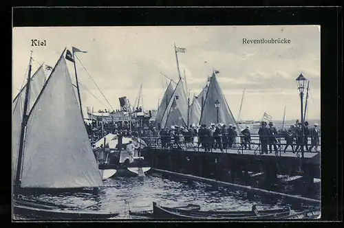 AK Kiel, Reventloubrücke mit Segelbooten