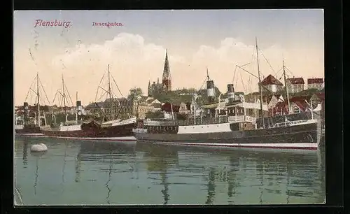 AK Flensburg, Innenhafen mit Schiffen