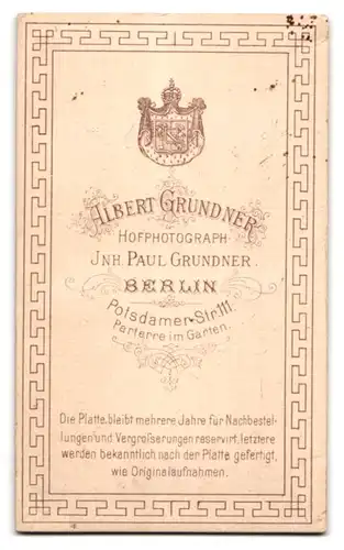 Fotografie Albert Grundner, Berlin, Potsdamer-Str. 111, Kinderpaar in hübscher Kleidung