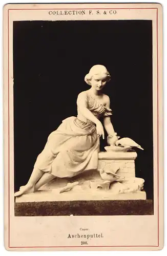 Fotografie Collection F. S. & Co., Ort unbekannt, Statue: Aschenputtel, nach Cauer