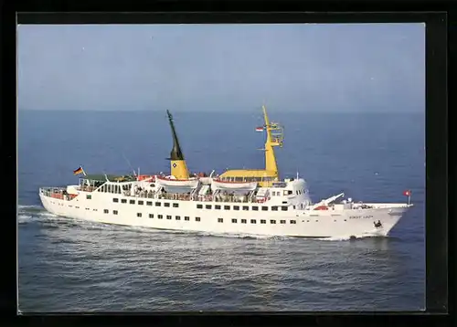 AK Passagierschiff MS First Lady auf See