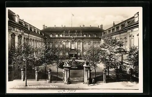 AK Berlin, Reichspräsidenten-Palais bei Schönwetter