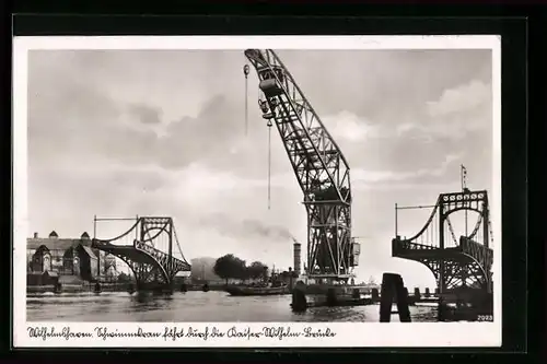 AK Wilhelmshaven, Schwimmkran fährt durch die Kaiser-Wilhelm-Brücke