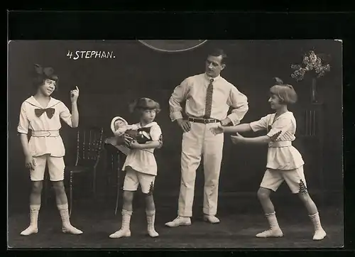 AK Akrobaten 4 Stephan, Vater und Kinder, bei einem Aufritt