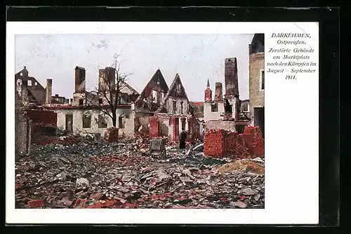 AK Darkehmen /Ostpreussen, Zerstörte Gebäude a. Marktplatz nach den Kämpfen 1914