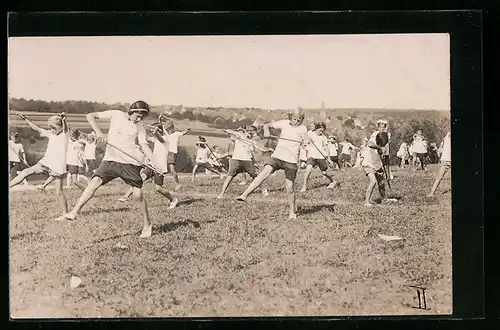 AK Turner bei einer Übung im Freien
