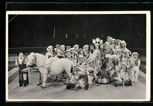 AK München-Solln, C. H. Schäfers Circus-Stadt Liliput, Memlingstr. 11, Liliputaner-Ensemble