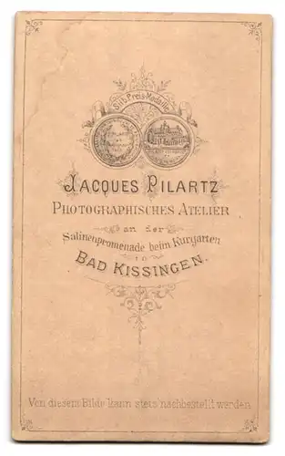 Fotografie Jacques Pilartz, Bad Kissingen, Portrait bildschönes Fräulein mit besticktem Halstuch